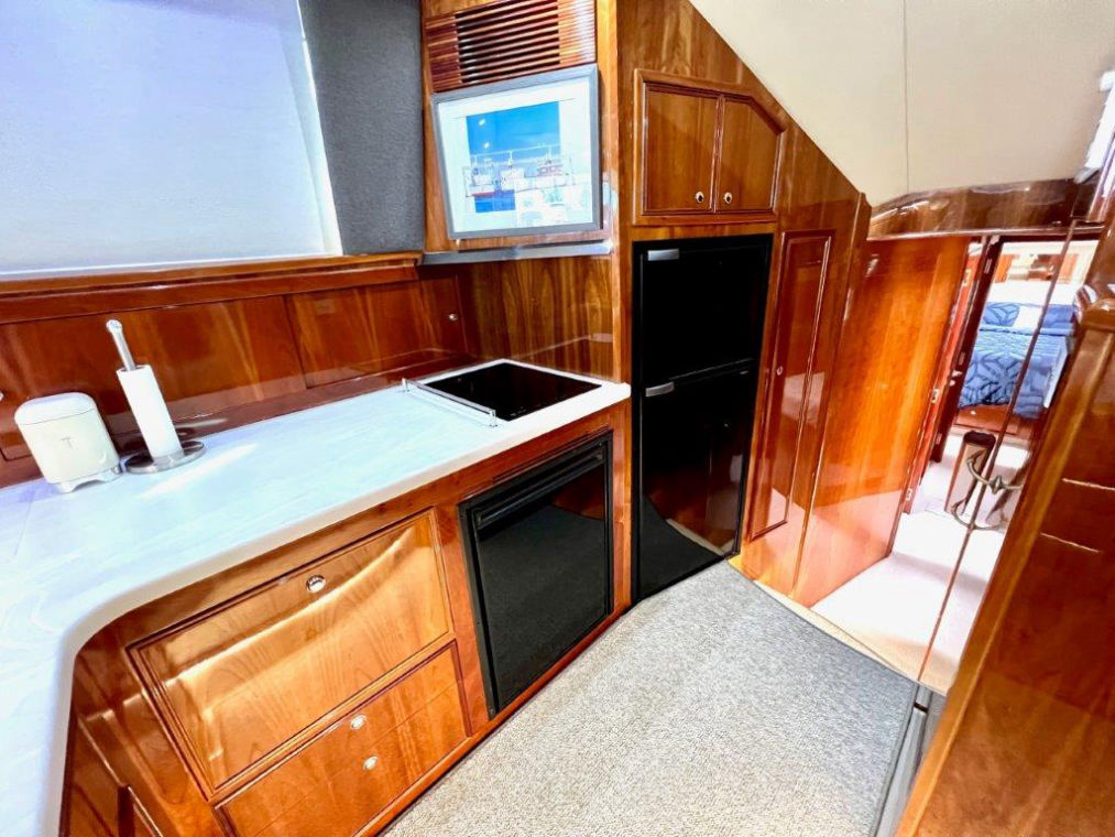 2006 Model Riviera 51 Enclosed Flybridge | AMT Marine