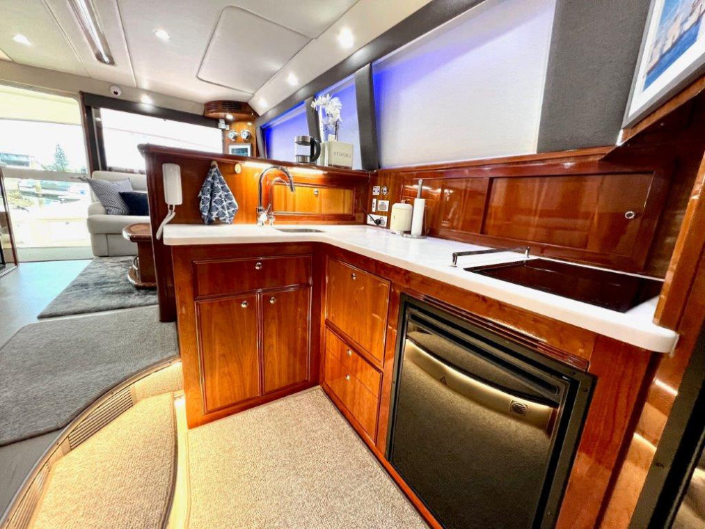 2006 Model Riviera 51 Enclosed Flybridge | AMT Marine
