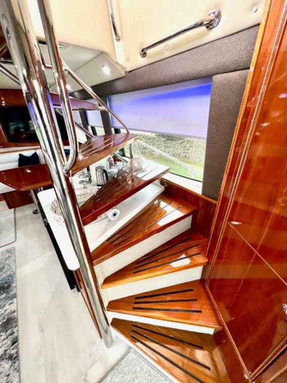 2006 Model Riviera 51 Enclosed Flybridge | AMT Marine