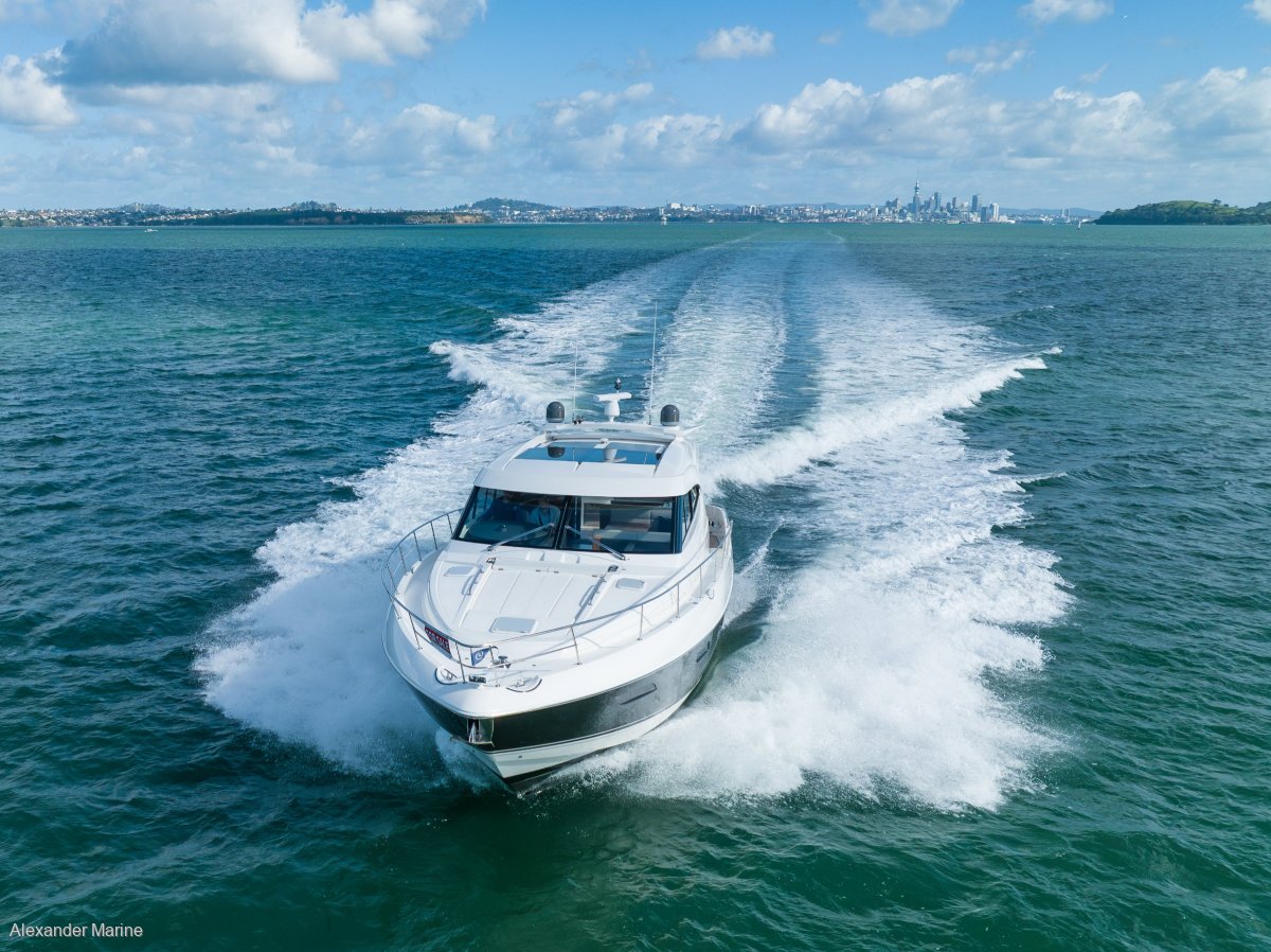 2018 Riviera  6000 Sport Yacht Image