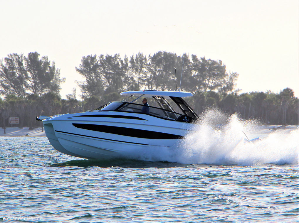 2024 Aquila 32 Sport Power Catamaran Image