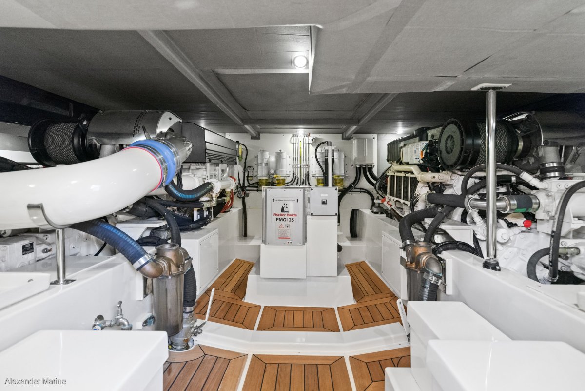 2019 Palm Beach Motor Yachts 60 Flybridge Image
